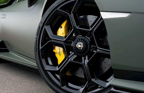 2024/74 Lamborghini Huracán Tecnica LP640-2 33...