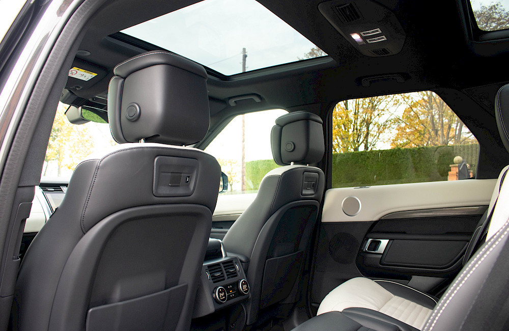 2023/23 Land Rover Discovery D300 Metropolitan Edition R-Dynamic 35