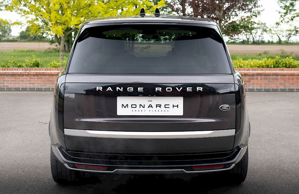 2023/72 Range Rover Vogue First Edition LWB P530 22