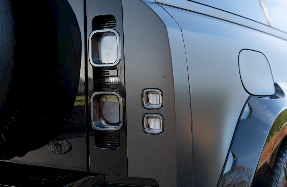 2023/23 Land Rover Defender Urban 90 V8 Carpathian Edition 25