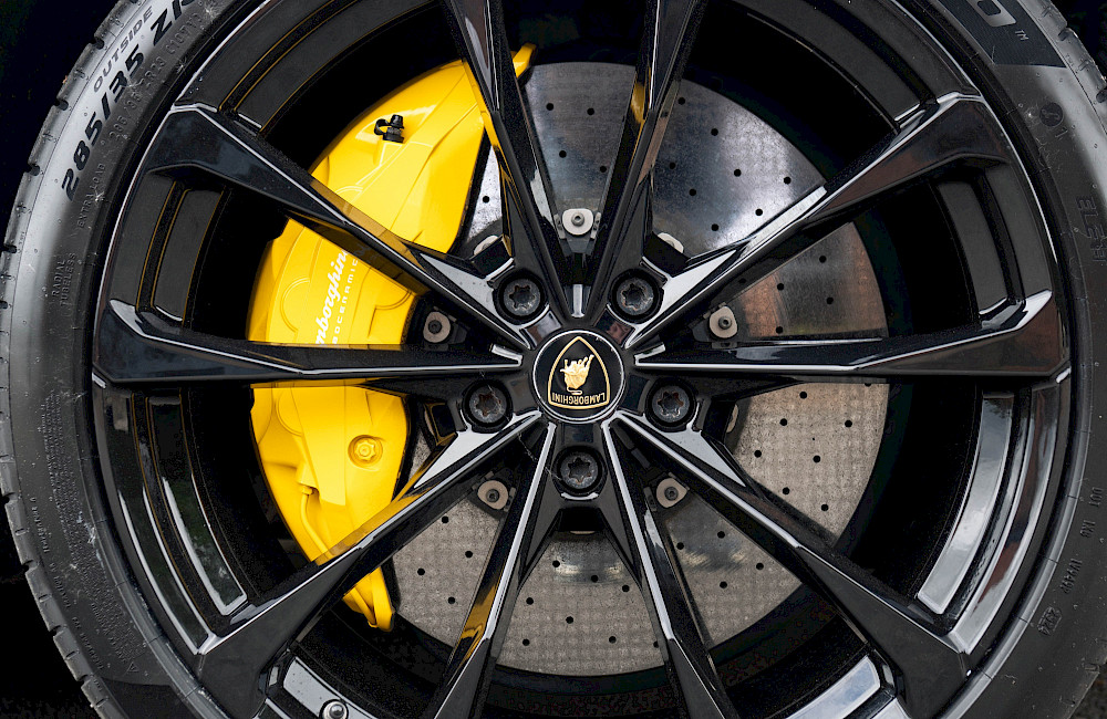 2018/68 Lamborghini Urus 24