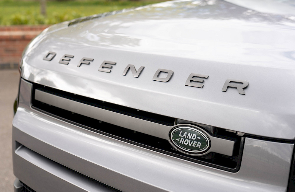 2024/24 Land Rover Defender 130 D300 Outbound 17