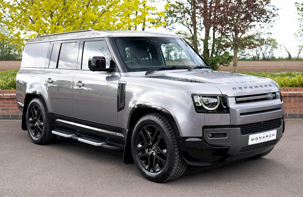 2024/24 Land Rover Defender 130 D300 Outbound 4