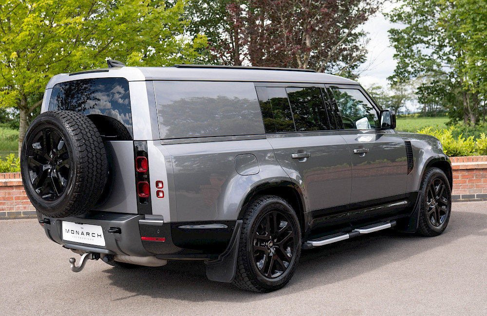 2024/24 Land Rover Defender 130 D300 Outbound 7