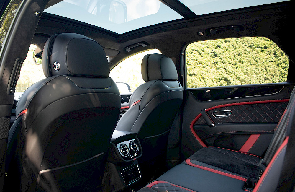 2019/69 Bentley Bentyaga Speed 37
