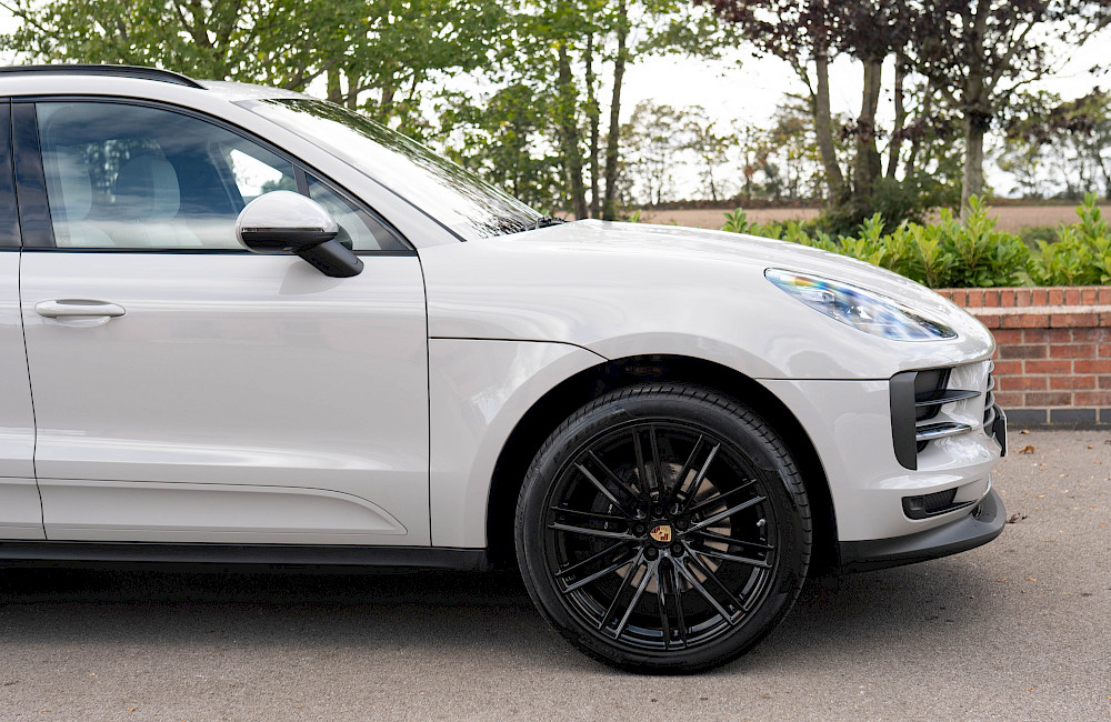 2018/68 Porsche Macan 12