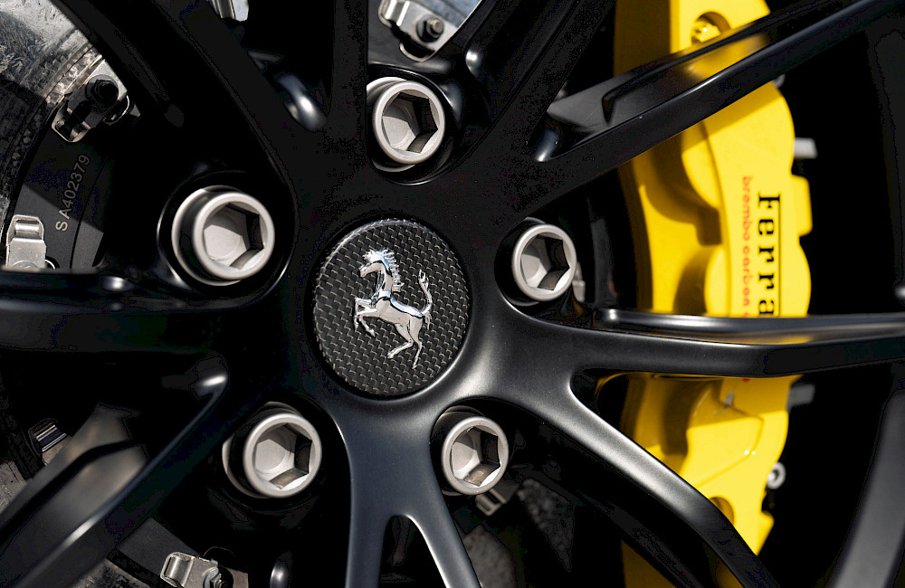 2019/69 Ferrari 812 Superfast 39