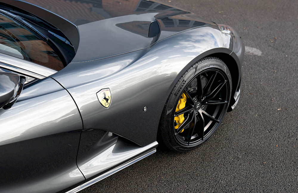 2019/69 Ferrari 812 Superfast 29